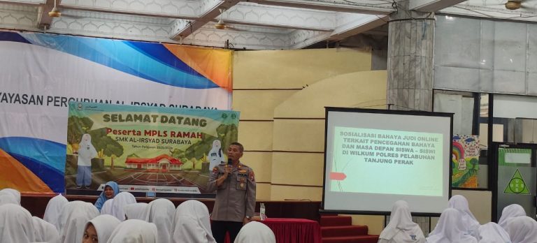 MPLS SMK Al-Irsyad Surabaya: Bekali Siswi dengan Edukasi Bahaya NAPZA, Judi Online, dan Pinjol Sejak Dini