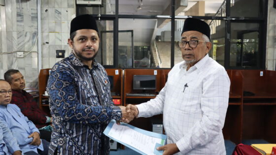 Suasana Penyegaran Manajemen Yayasan Perguruan Al Irsyad Surabaya